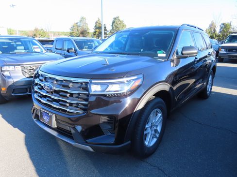 New 2026 Ford Explorer Active image 3