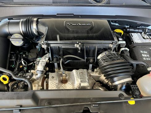 Used 2025 Jeep Compass Limited image 33