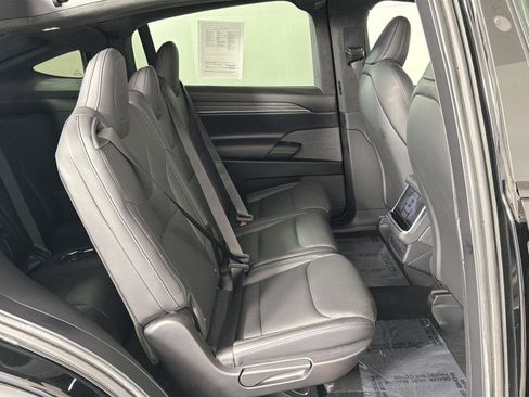 Used 2023 Tesla Model X image 31