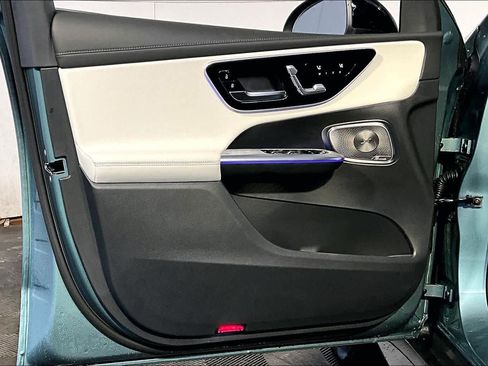 New 2026 Mercedes-Benz GLC 300 4MATIC image 11