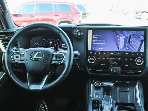 Used 2025 Lexus GX 550 w/ Cold Area Package AWD/4WD image 14