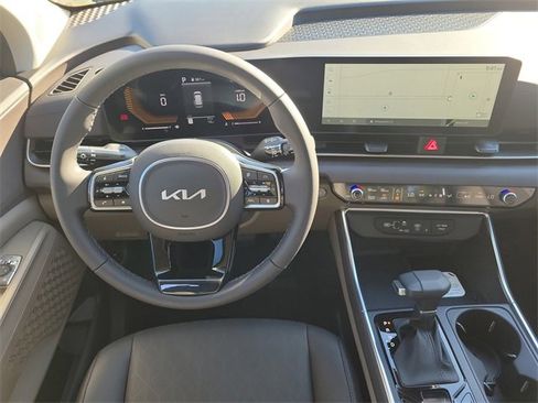 New 2026 Kia Carnival EX image 19