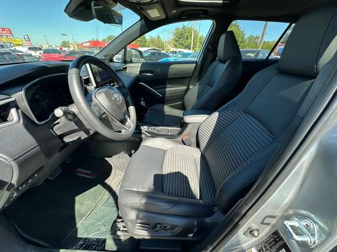 Used 2025 Toyota Corolla Cross AWD Hybrid w/ Convenience Package image 10