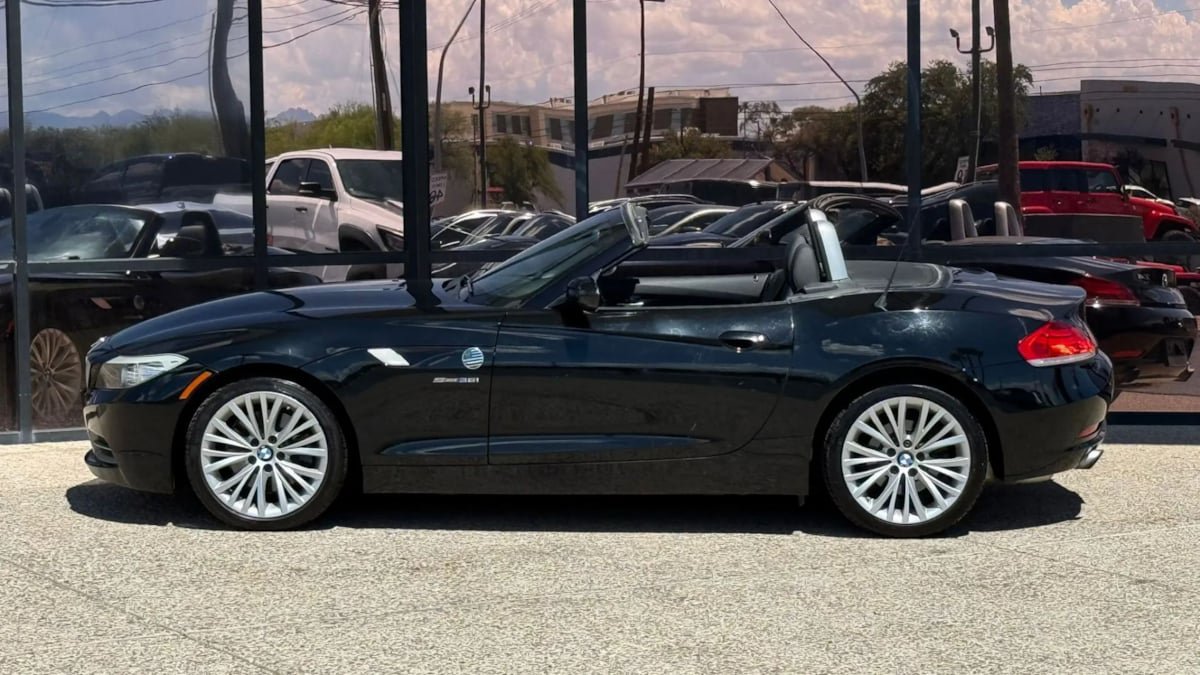 Used 2012 BMW Z4 sDrive35i RWD image 9