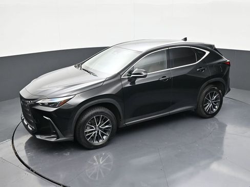 Used 2024 Lexus NX 250 FWD w/ Towing Package (2000 Lbs) image 12