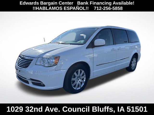 Used 2016 Chrysler Town & Country Touring FWD image 3