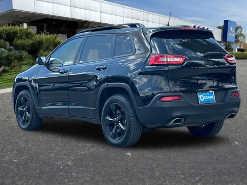 Used 2018 Jeep Cherokee Latitude w/ Altitude Package AWD/4WD image 7
