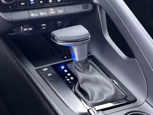 Used 2025 Hyundai Elantra Sport image 21