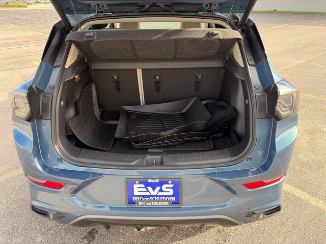 Used 2024 Buick Encore GX Avenir w/ Avenir Convenience Package FWD image 17