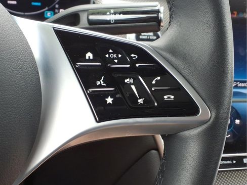 Certified 2024 Mercedes-Benz GLC 300 4MATIC image 17