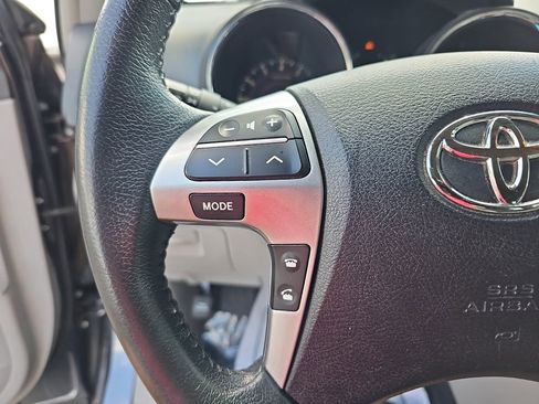 Used 2013 Toyota Highlander Limited FWD image 17
