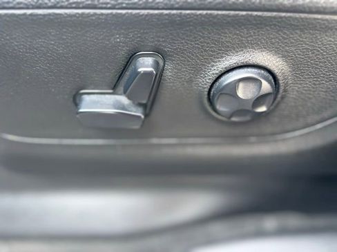 Used 2021 RAM 1500 Big Horn RWD image 25