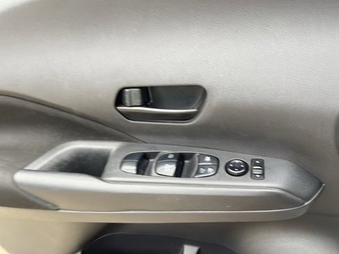 Used 2022 Nissan Kicks S image 42