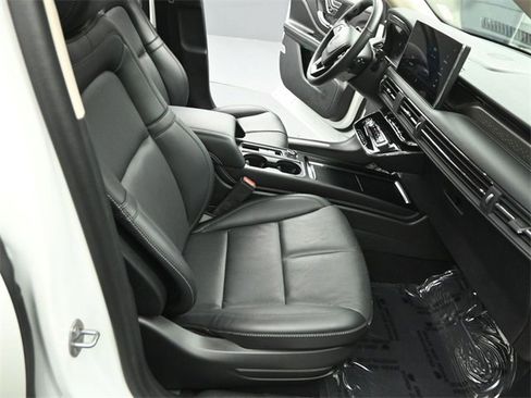 Used 2023 Lincoln Corsair Reserve image 27