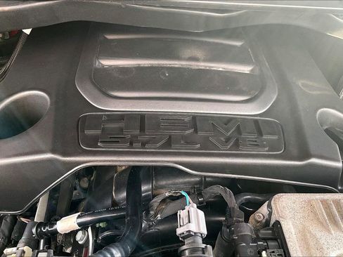 Used 2024 RAM 1500 Laramie RWD image 31