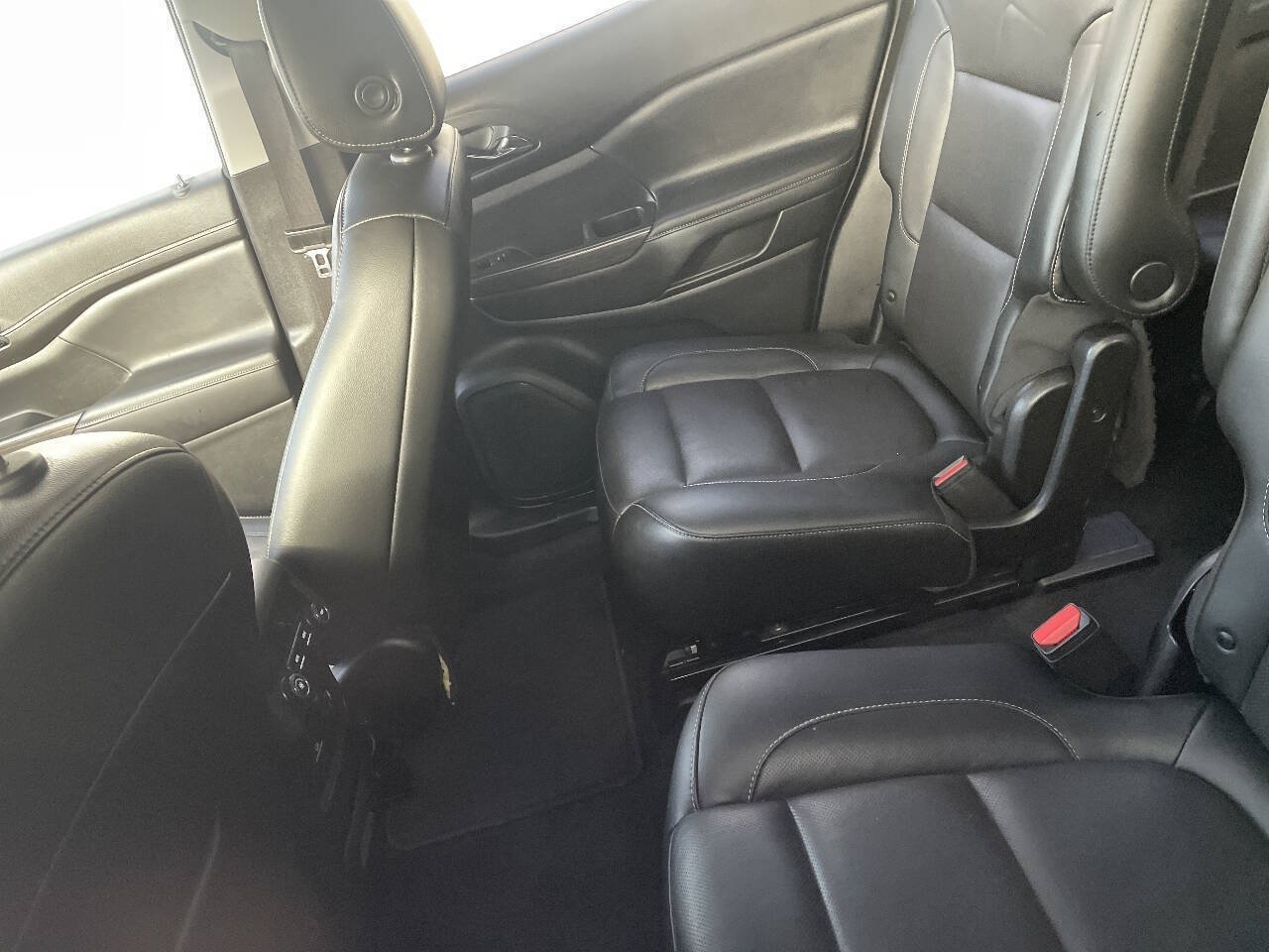 Used 2019 GMC Acadia SLT AWD/4WD image 6