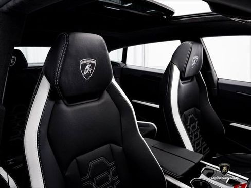 Used 2026 Lamborghini Urus SE AWD/4WD image 41