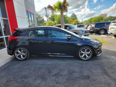 Used 2016 Ford Focus ST w/ Equipment Group 402A FWD image 8