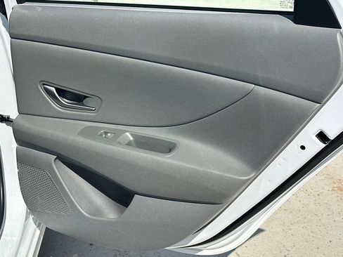 Certified 2025 Hyundai Elantra Sport FWD image 16