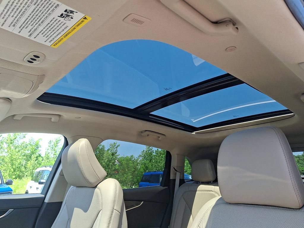 Certified 2023 Lincoln Nautilus Reserve AWD/4WD image 13