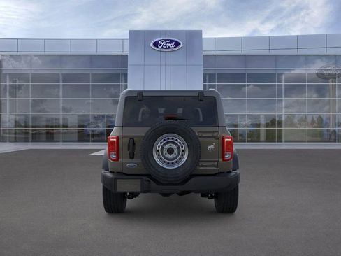 New 2025 Ford Bronco Base image 5