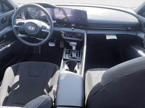 New 2025 Hyundai Elantra SEL image 14