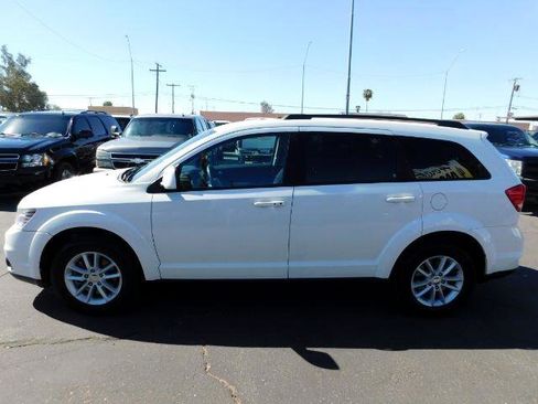 Used 2017 Dodge Journey SXT w/ Comfort/Convenience Group image 4
