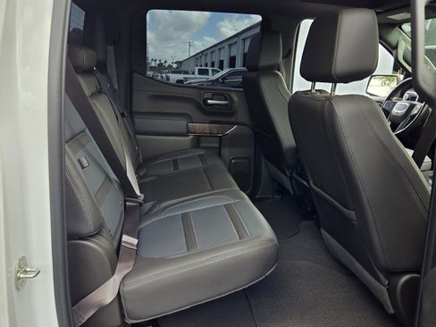 Certified 2021 GMC Sierra 1500 Denali w/ Denali Ultimate Package AWD/4WD image 16