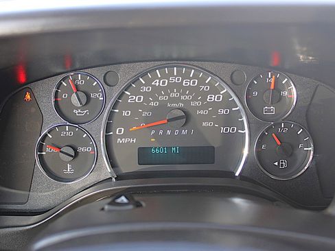 Used 2025 GMC Savana 2500 w/ Driver Convenience Package image 19