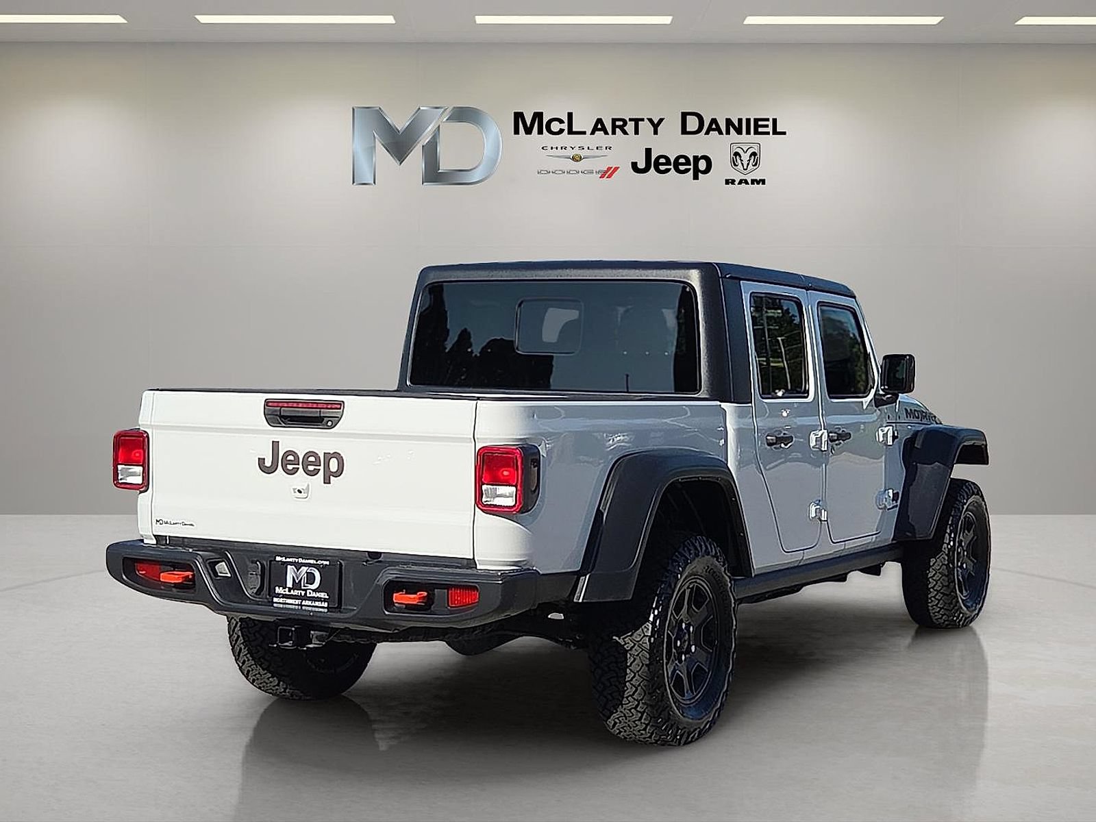 Used 2022 Jeep Gladiator Mojave w/ Trailer Tow Package AWD/4WD image 5