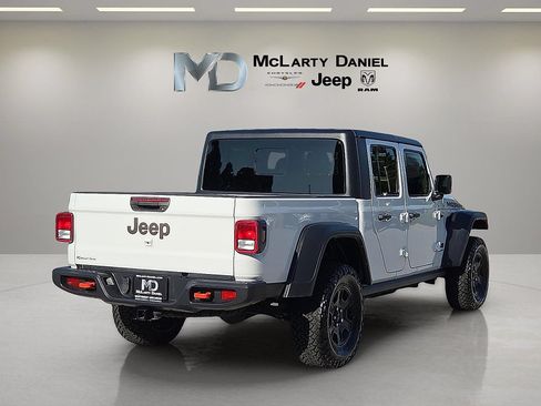 Used 2022 Jeep Gladiator Mojave w/ Trailer Tow Package AWD/4WD image 5