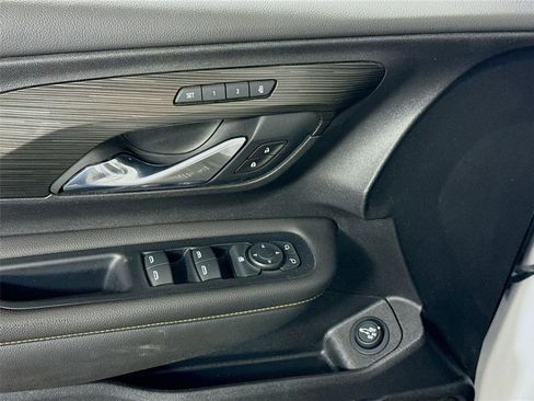 Used 2021 GMC Terrain SLT image 11