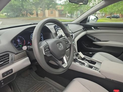 Used 2018 Honda Accord EX image 23