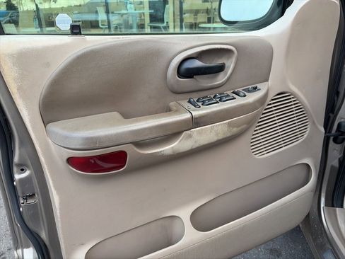 Used 2003 Ford F150 2WD SuperCrew image 7