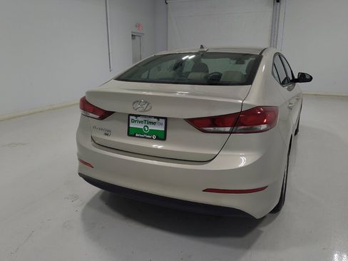 Used 2018 Hyundai Elantra SE w/ SE Connectivity Package 04 FWD image 7
