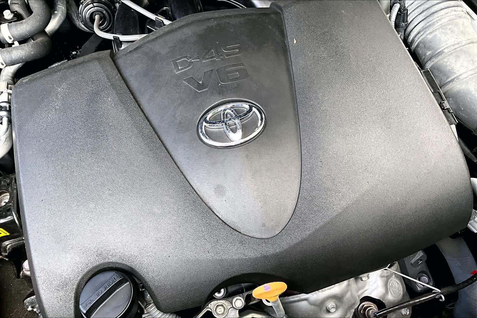 Used 2022 Toyota Highlander XLE AWD/4WD image 31