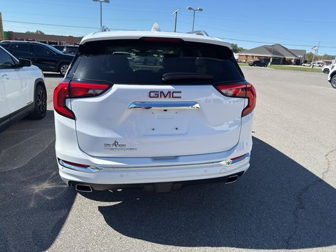 Used 2018 GMC Terrain Denali w/ Driver Alert Package II image 4