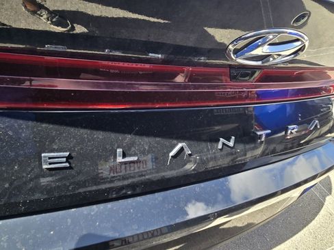 Used 2023 Hyundai Elantra SEL FWD image 8