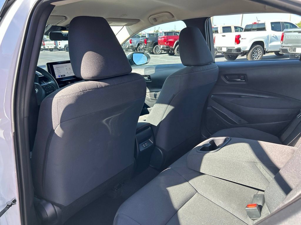 Used 2025 Toyota Corolla LE FWD image 32