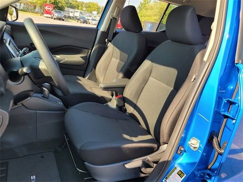 New 2025 Nissan Kicks Play S image 8