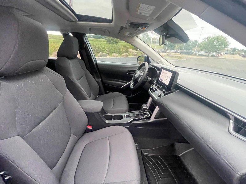 Used 2023 Toyota Corolla Cross LE w/ Moonroof Package FWD image 11