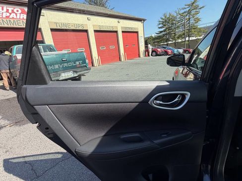 Used 2016 Nissan Sentra SV image 24