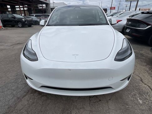 Used 2023 Tesla Model Y Long Range AWD/4WD image 2
