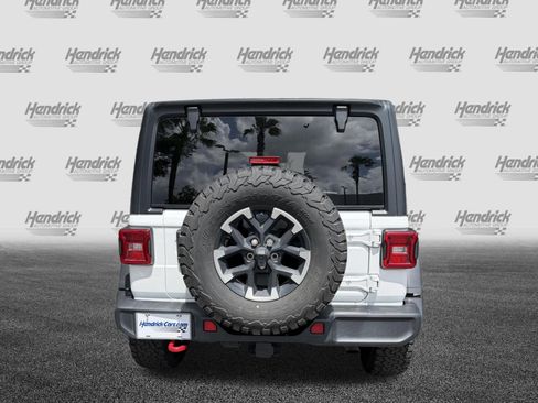 Used 2024 Jeep Wrangler Unlimited Rubicon AWD/4WD image 8