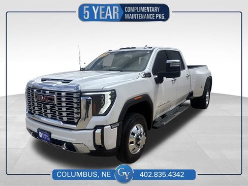 Used 2024 GMC Sierra 3500 Denali w/ Denali Reserve Package AWD/4WD image 1