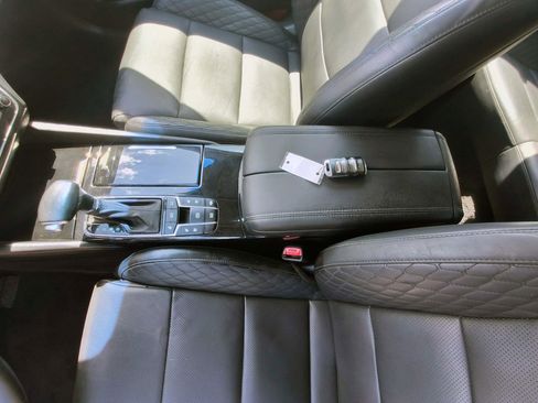 Used 2019 Kia Cadenza Limited FWD image 9