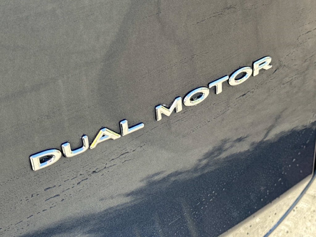 Used 2023 Tesla Model Y Long Range AWD/4WD image 7