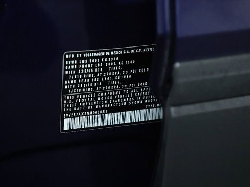 Used 2022 Volkswagen Tiguan SE w/ Panoramic Sunroof Package image 22