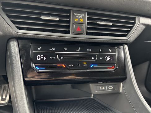 Used 2025 Volkswagen Jetta Sport image 22