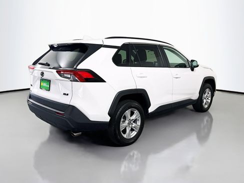 Used 2021 Toyota RAV4 XLE image 10